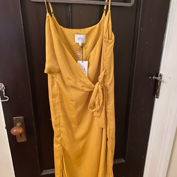 Lulu’s dress - Picture 2 of 7